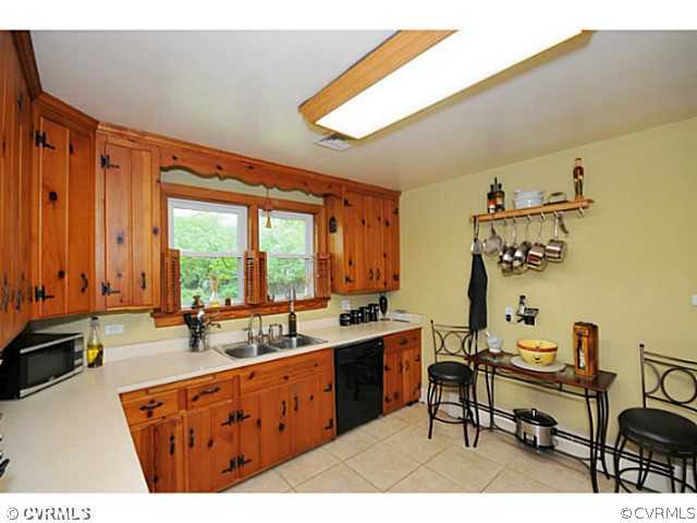 8517 Chippenham Road Richmond, VA 23235 - Photo 7 of 23 Kitchen