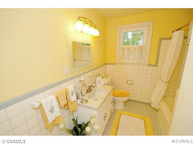 8517 Chippenham Road Richmond, VA 23235 - Photo 8 of 23 Bathroom