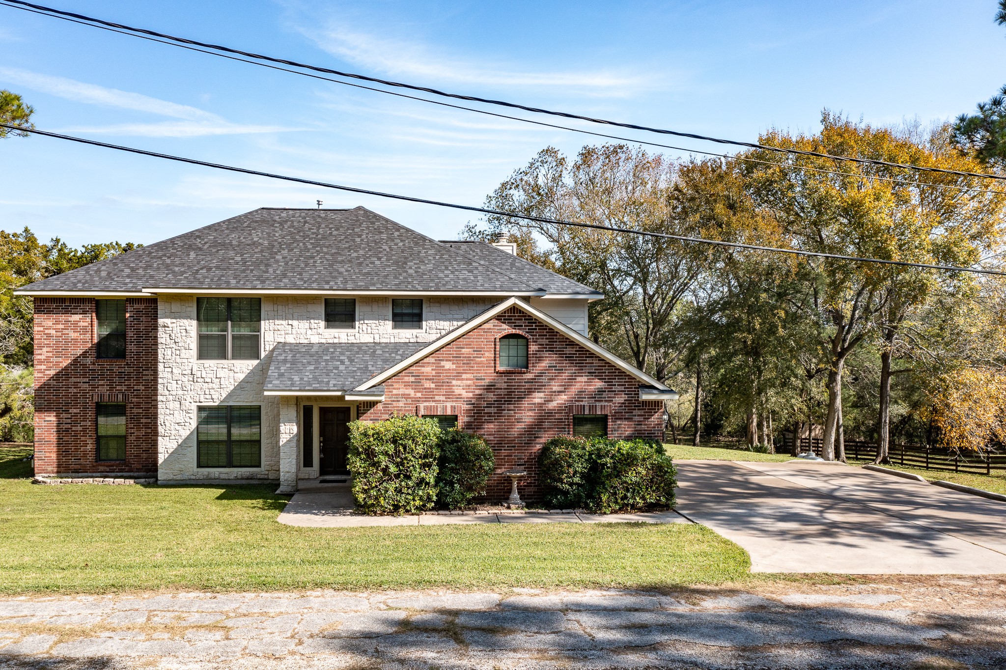 507 Oaks Grande Road Baytown, TX 77523 - Photo 35 of 50 a front view of house with yard
