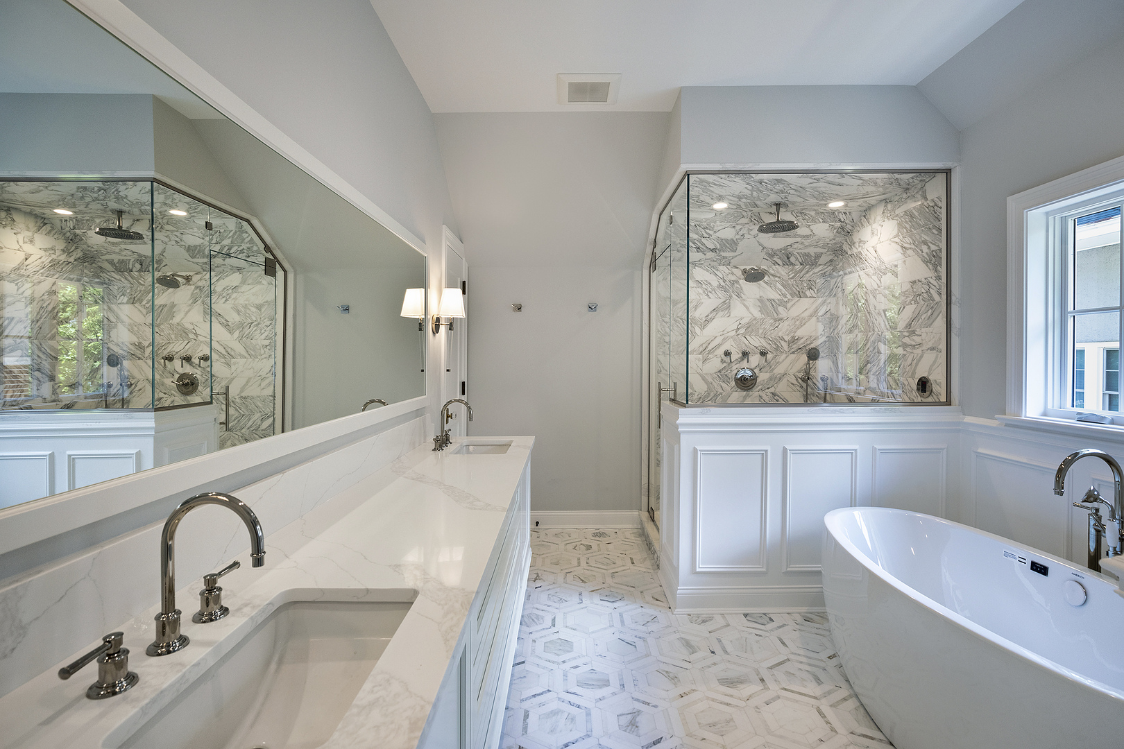 517 Cumnor Road Kenilworth, IL 60043 - Photo 12 of 24 a bathroom with a tub sink and mirror