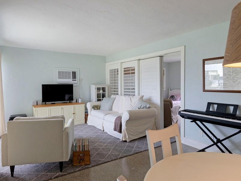 2755 Northeast 28th Avenue, Unit C2 Lighthouse Point, FL 33064 - Photo 3 of 13 Photo 3