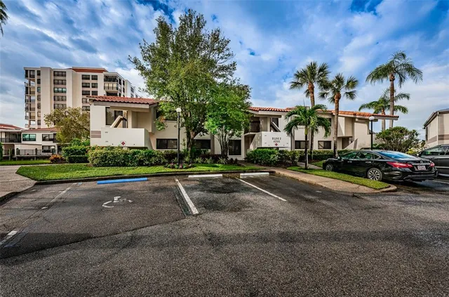 $2,200 | 6281 Bahia Del Mar Boulevard South, Unit 208, St. Petersburg, FL 33715