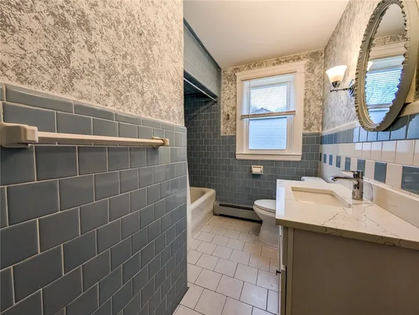 $1,450 | 1425 Manville Road, Unit 2, Woonsocket, RI 02895