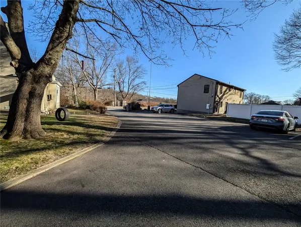 $1,450 | 1425 Manville Road, Unit 2, Woonsocket, RI 02895