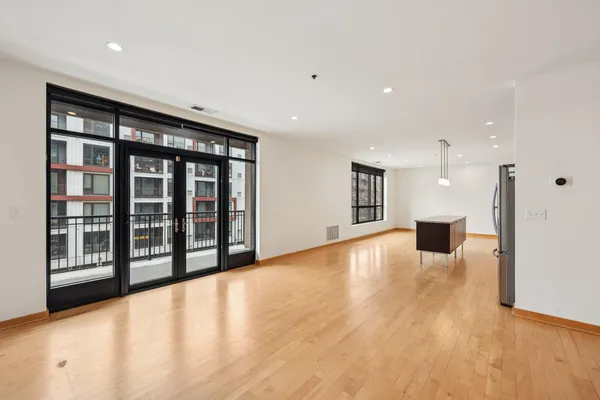 $324,900 | 3104 West Lake Street, Unit 306, Minneapolis, MN 55416