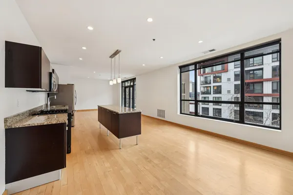 $324,900 | 3104 West Lake Street, Unit 306, Minneapolis, MN 55416