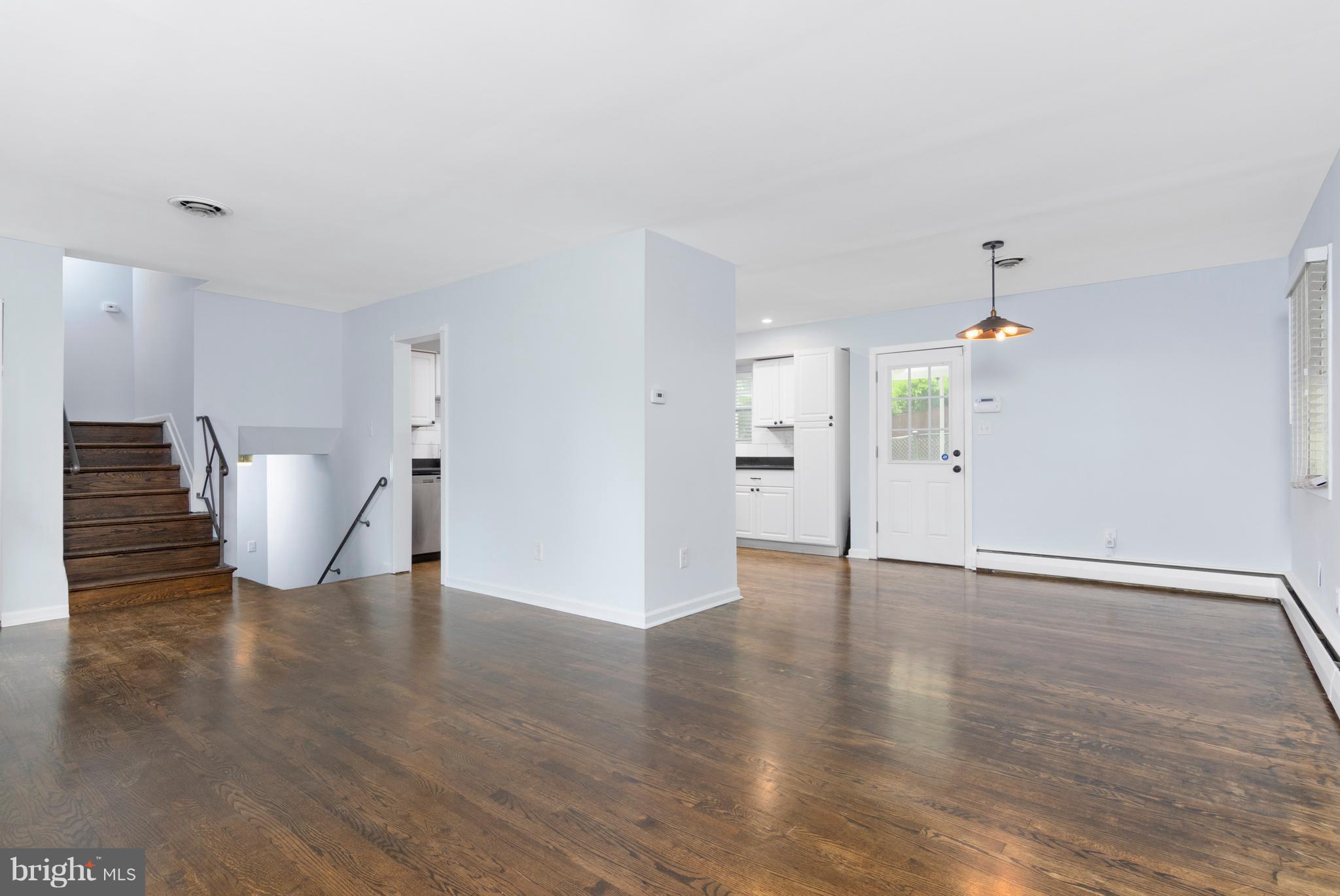 540 Maple Ridge Lane Odenton, MD 21113 - Photo 5 of 30 Living Room