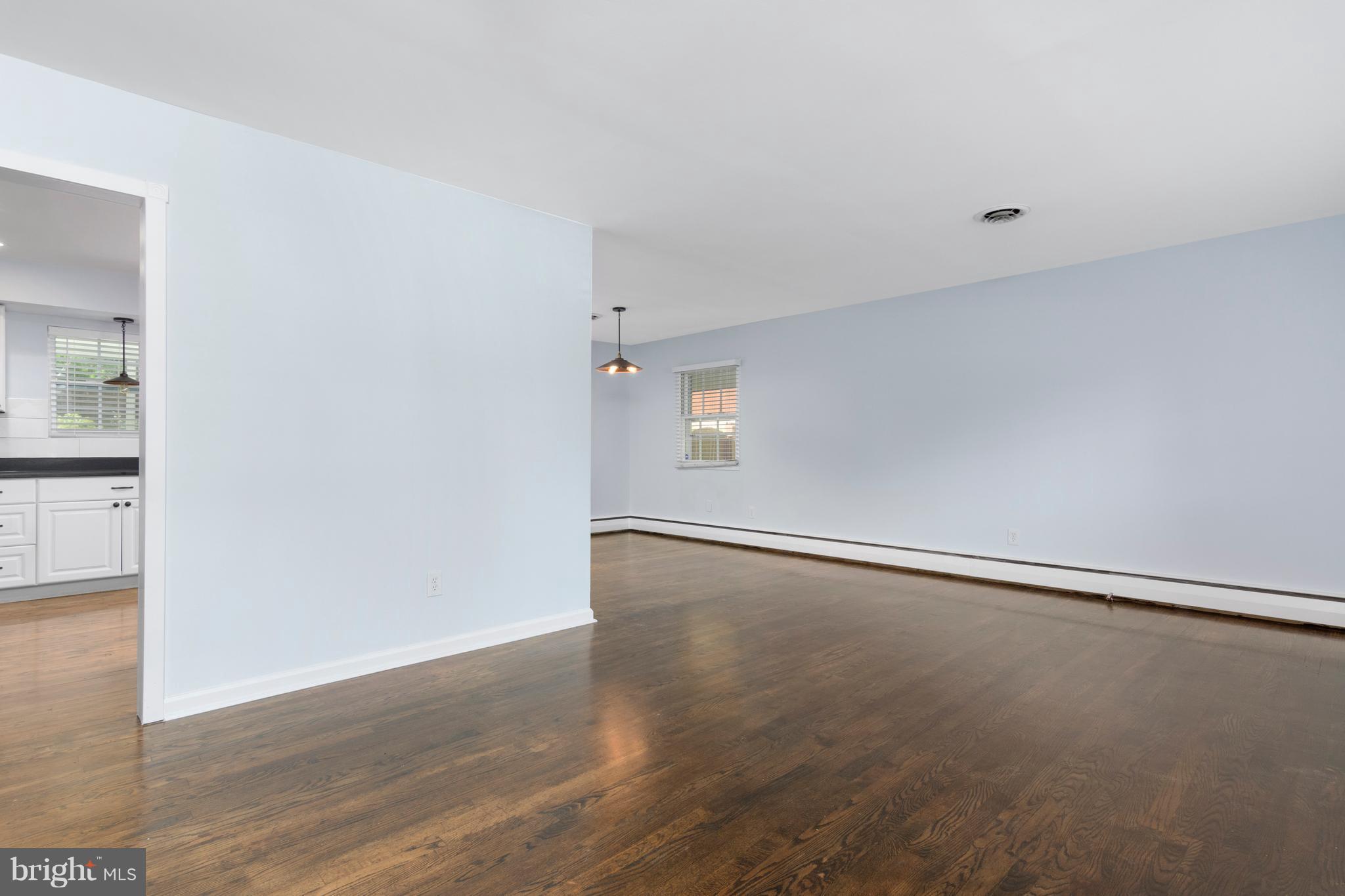 540 Maple Ridge Lane Odenton, MD 21113 - Photo 7 of 30 Living Room