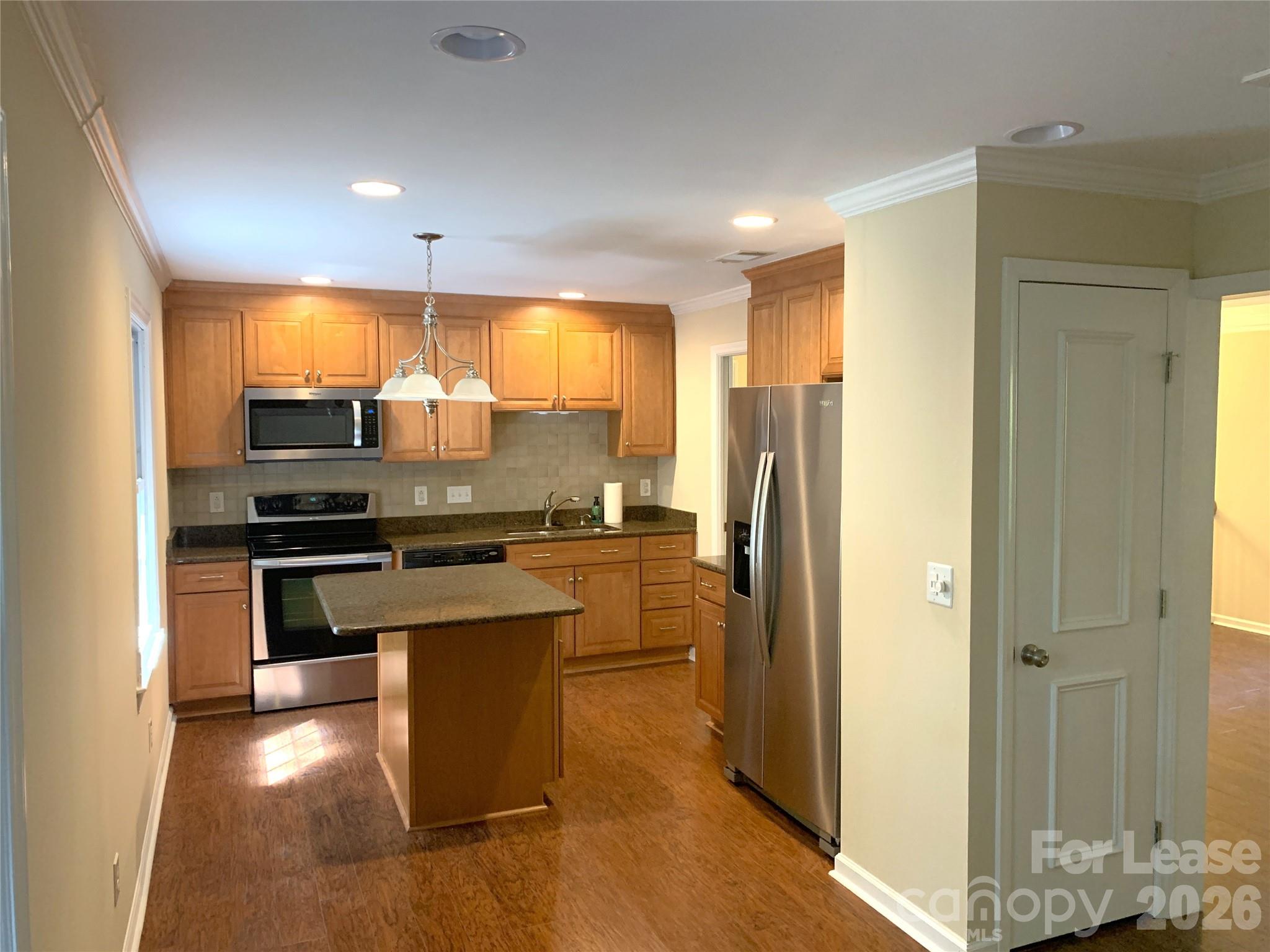 1114 Glenshannon Road Matthews, NC 28105 - Photo 4 of 35