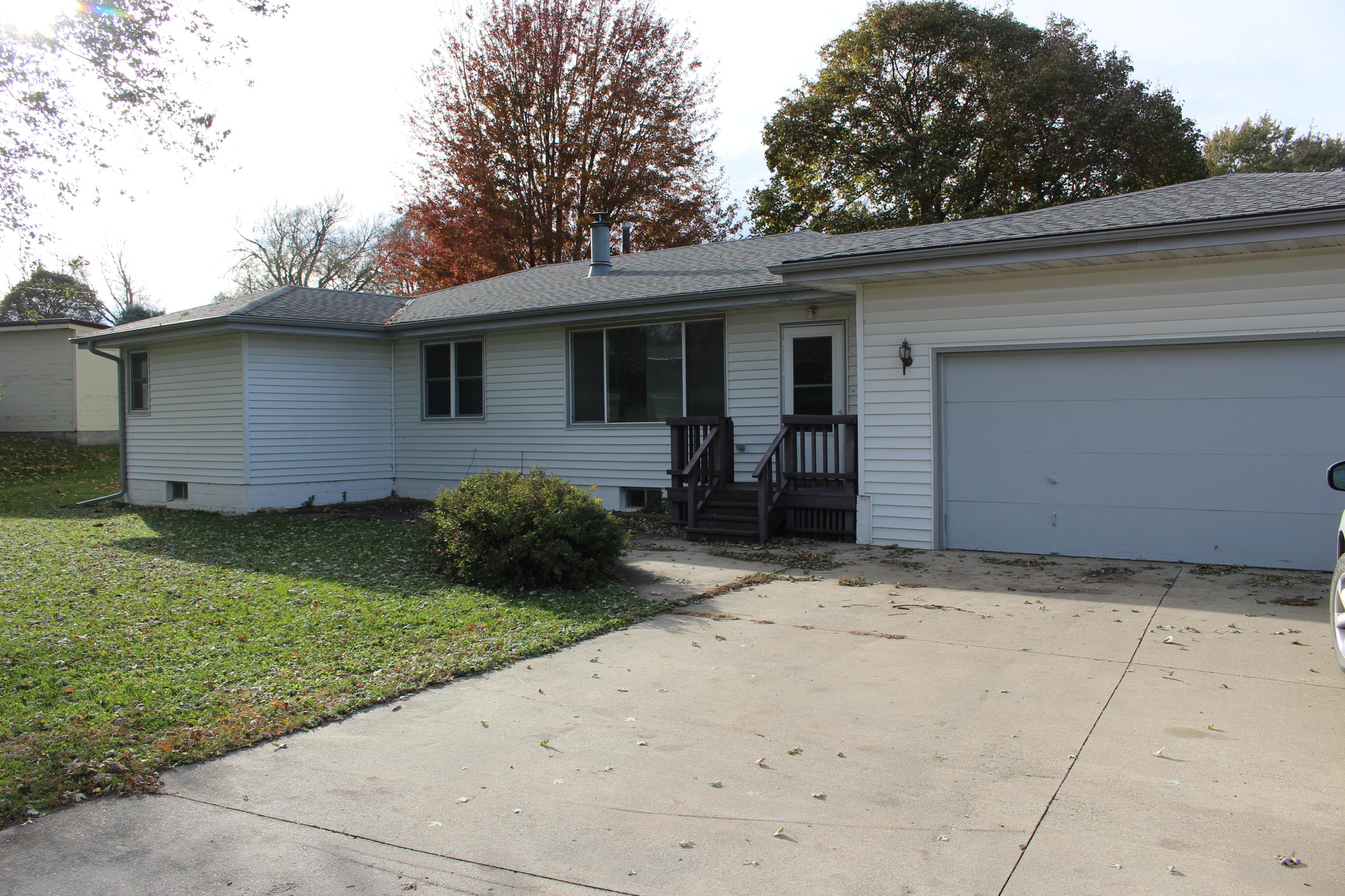 338 North Locust Street Carson, IA 51525 - Photo 2 of 34 Gallery Image 2