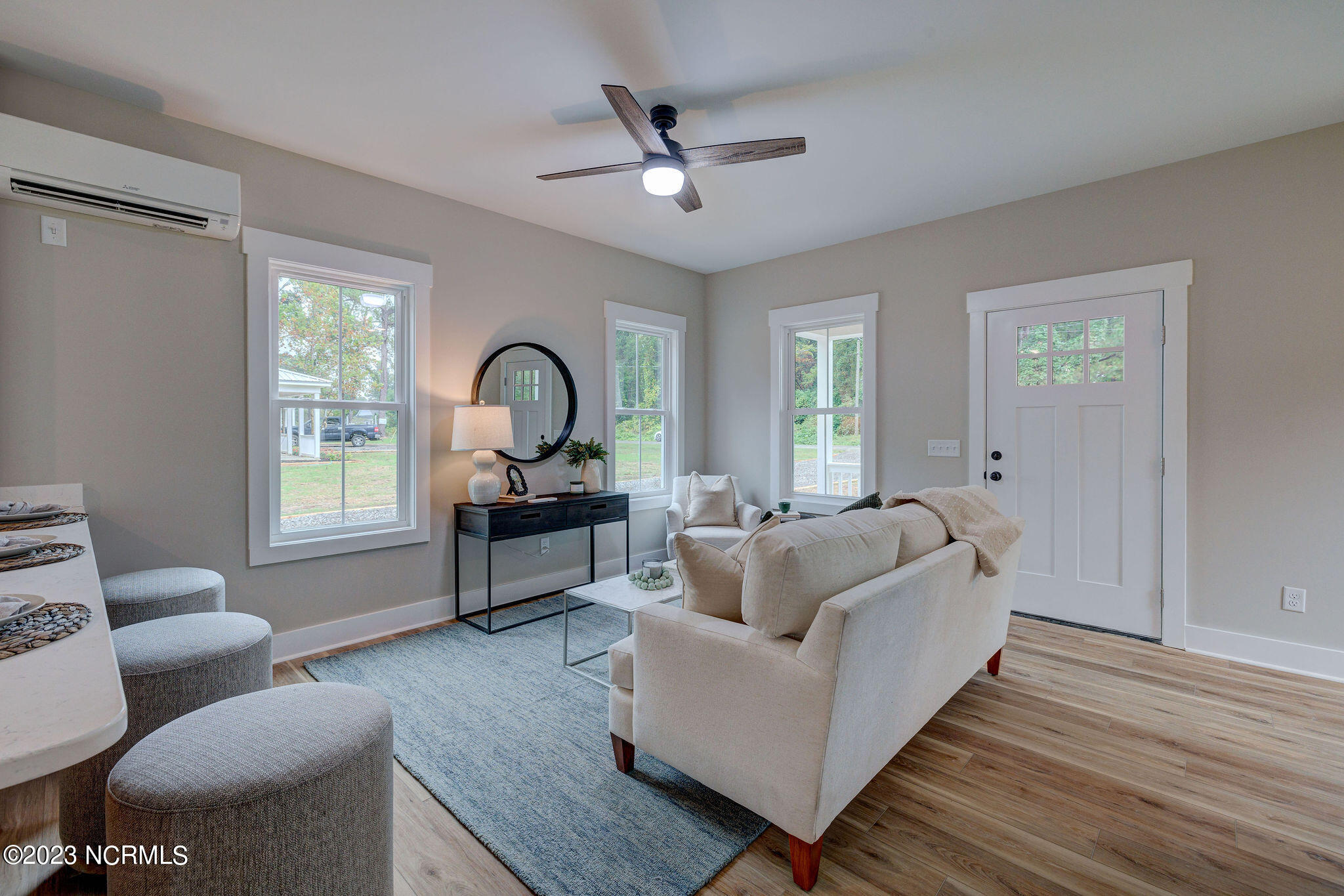 127 Spring Road Wilmington, NC 28401 - Photo 6 of 39 127 Spring Road Living Room