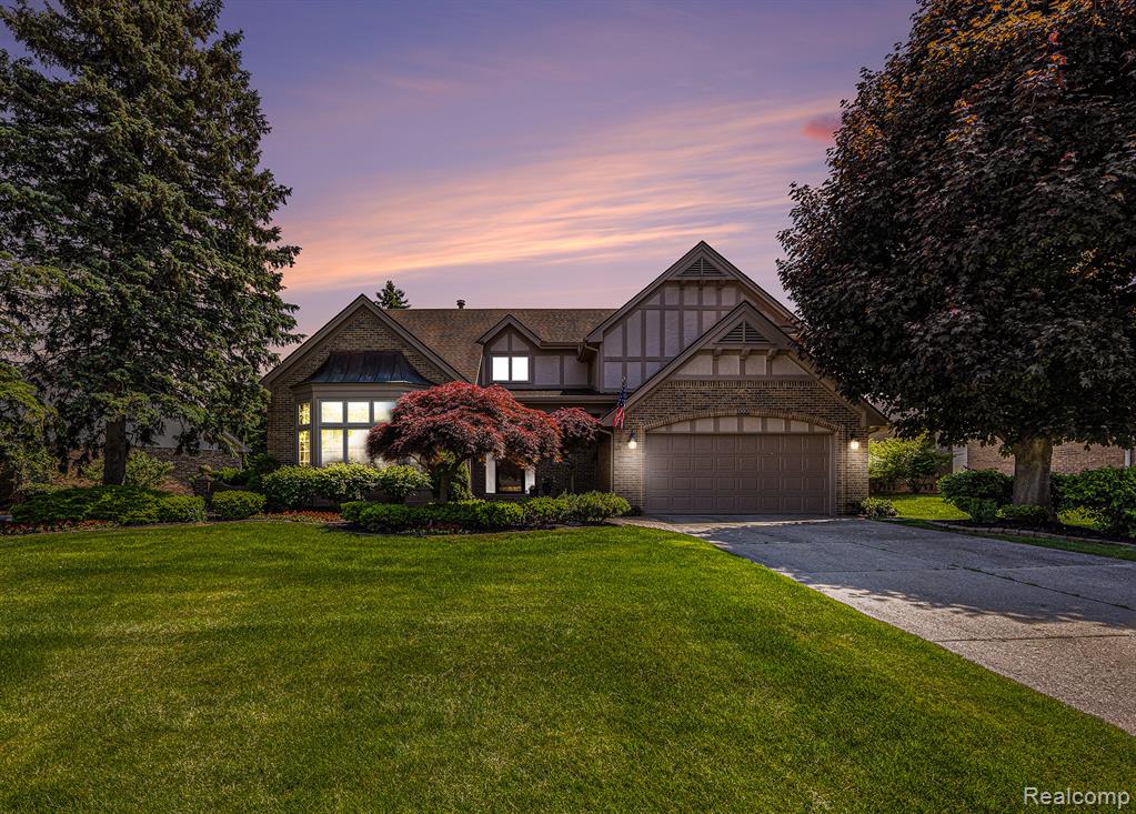 31220 Country Ridge Circle Farmington Hills, MI 48331 - Photo 2 of 35