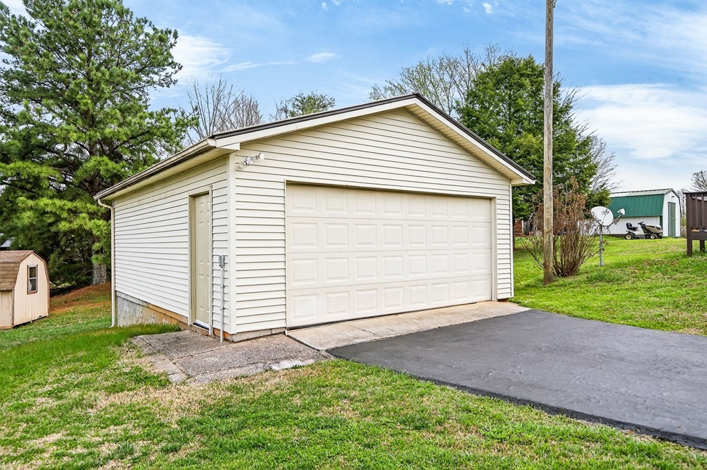 2418 Amber Meadows Road Cookeville, TN 38506 - Photo 30 of 45