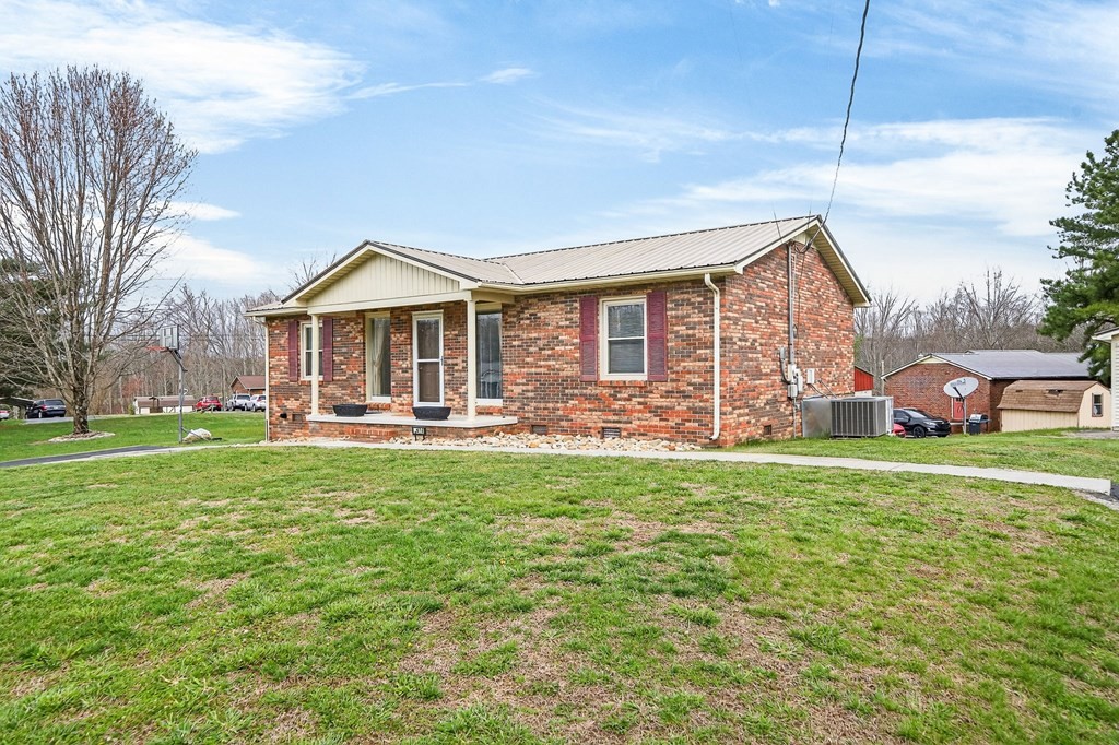 2418 Amber Meadows Road Cookeville, TN 38506 - Photo 3 of 45