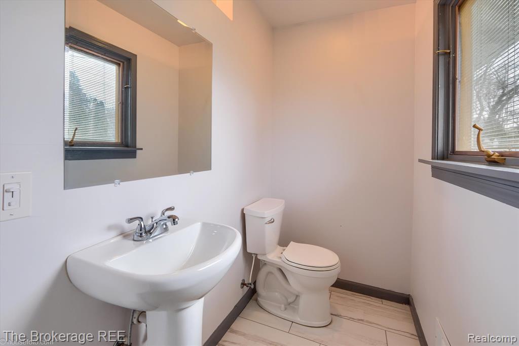 418 Windmill Point Drive Flushing, MI 48433 - Photo 21 of 28