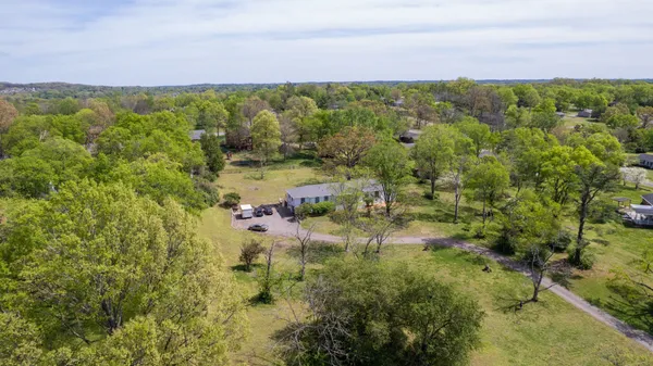 $949,950 | 463 Walton Ferry Road, Hendersonville, TN 37075
