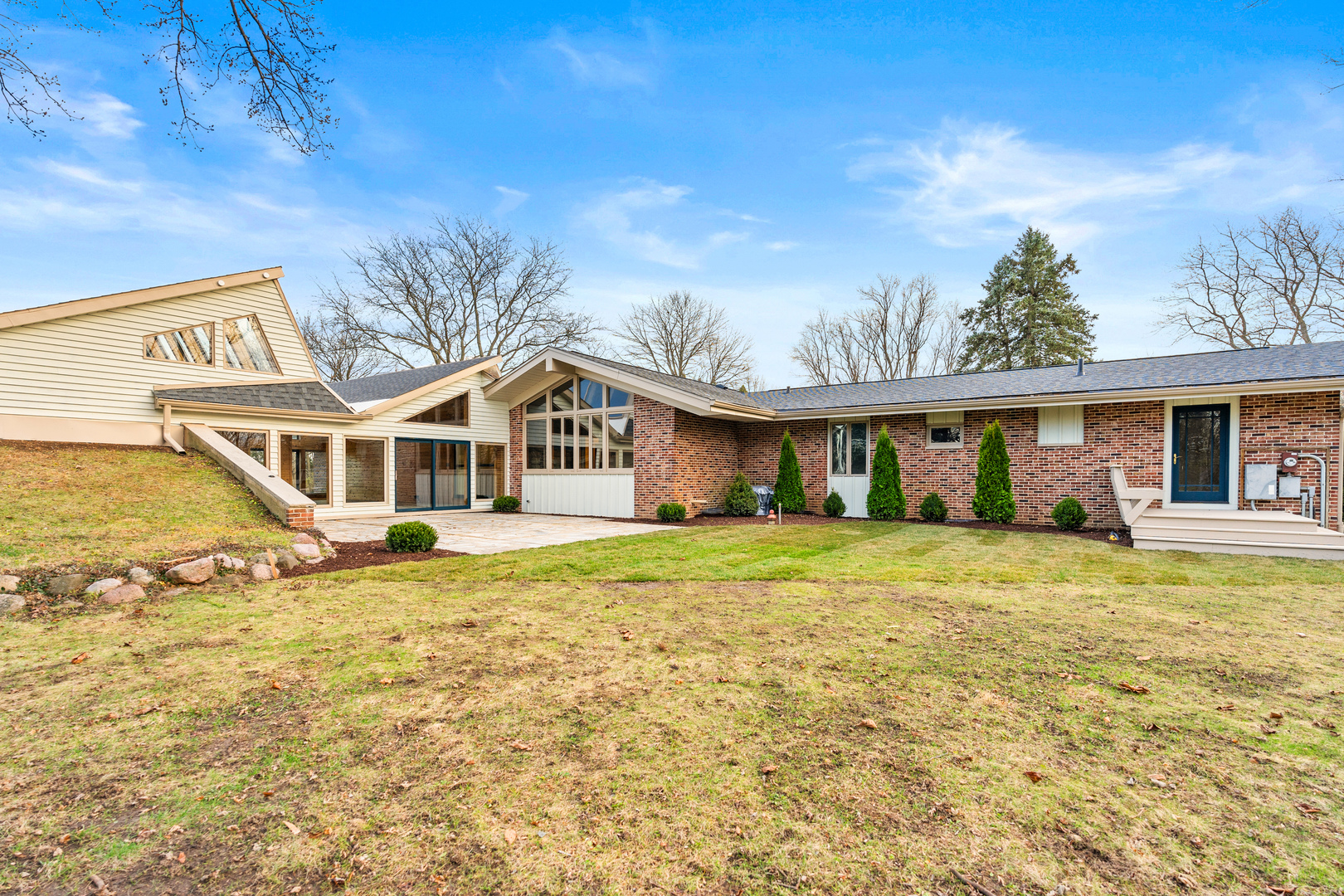 16306 Kishwaukee Valley Road Woodstock, IL 60098 - Photo 3 of 66 Gallery Image 3