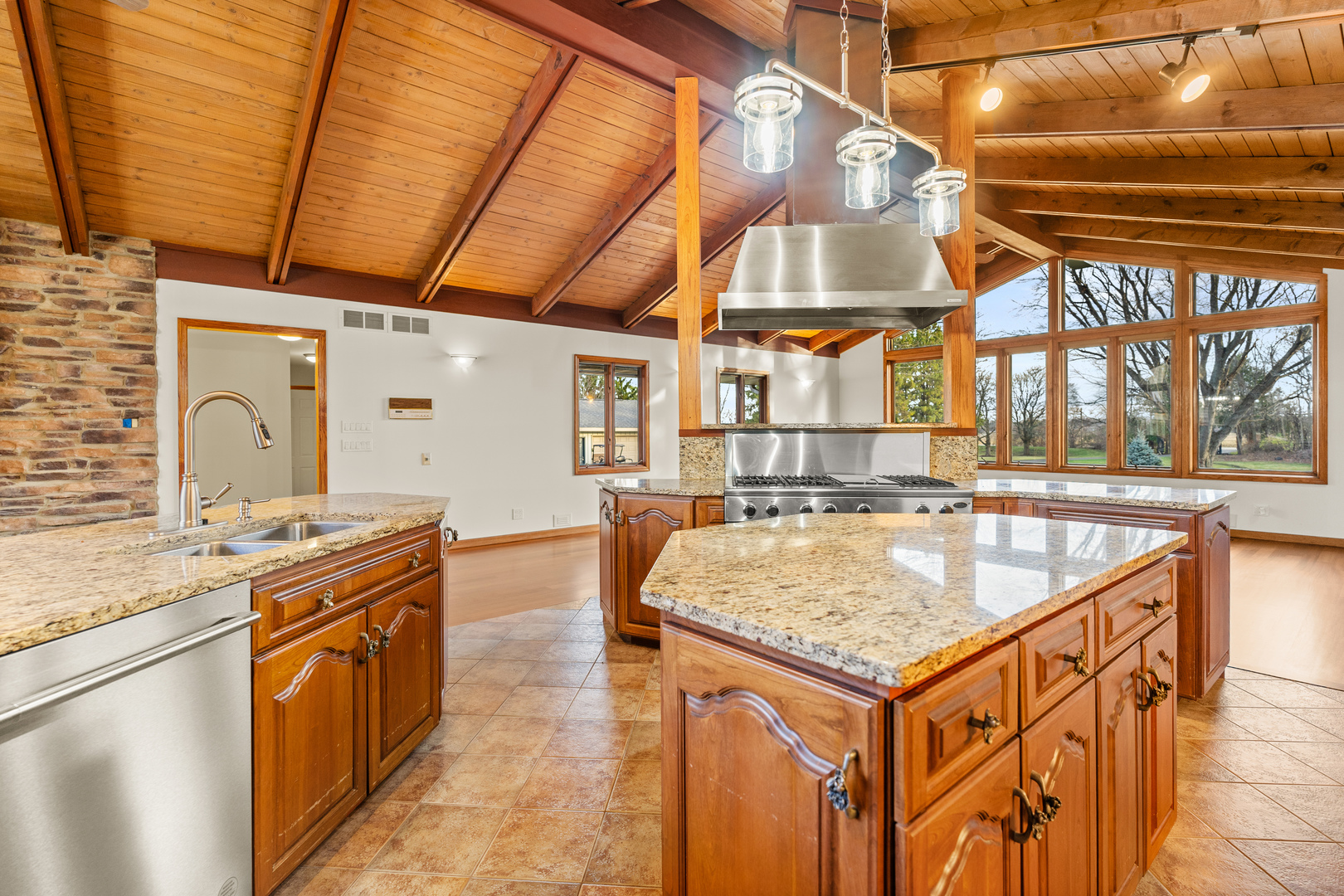 16306 Kishwaukee Valley Road Woodstock, IL 60098 - Photo 7 of 66 Gallery Image 7