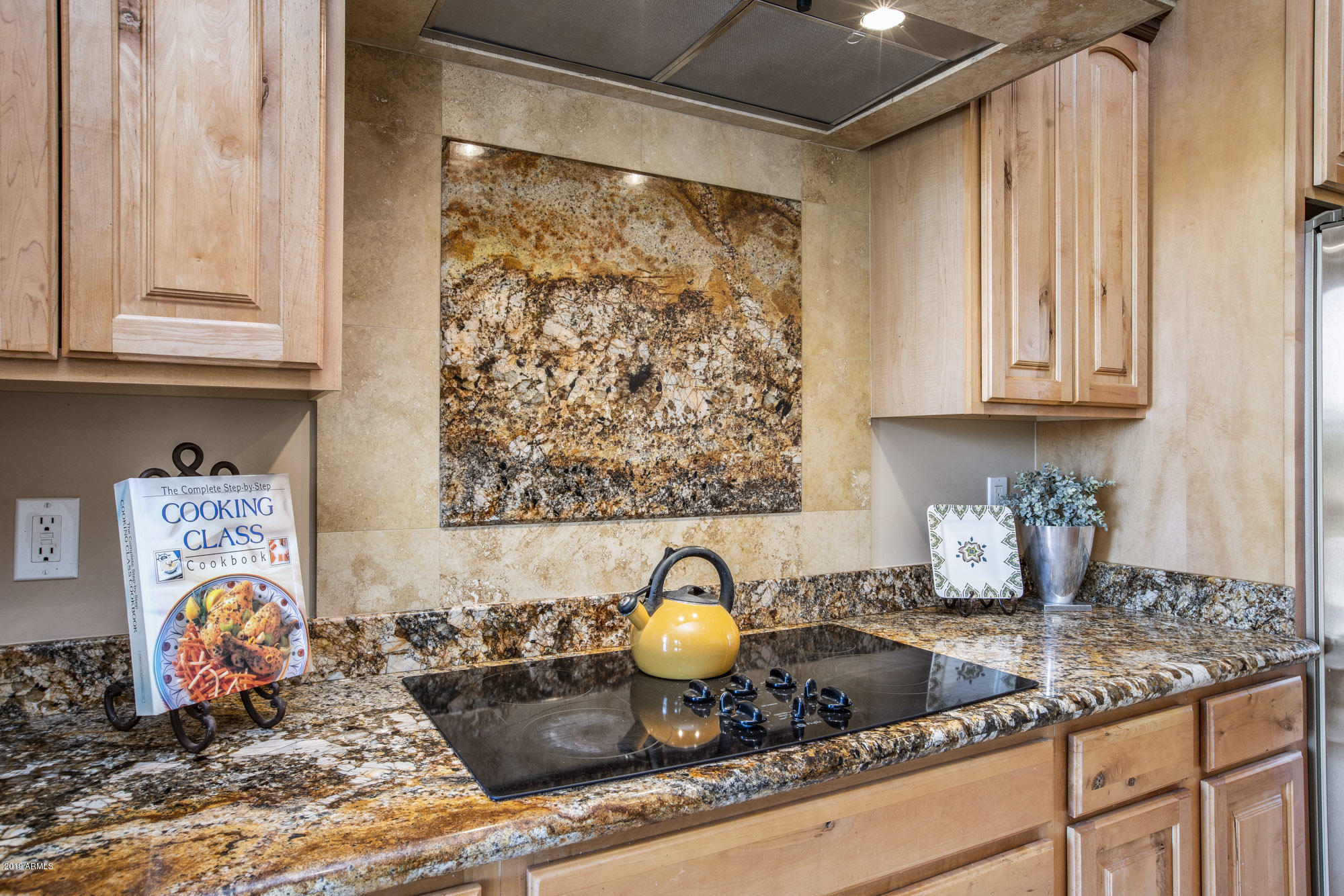 42420 North New River Road Phoenix, AZ 85086 - Photo 12 of 36 Gorgeous Backsplash