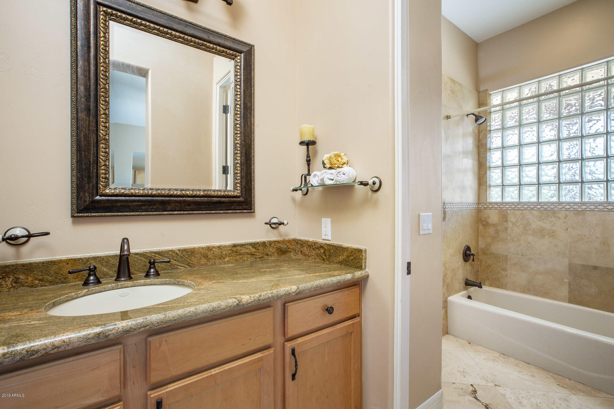 42420 North New River Road Phoenix, AZ 85086 - Photo 28 of 36 Jack & Jill Bath