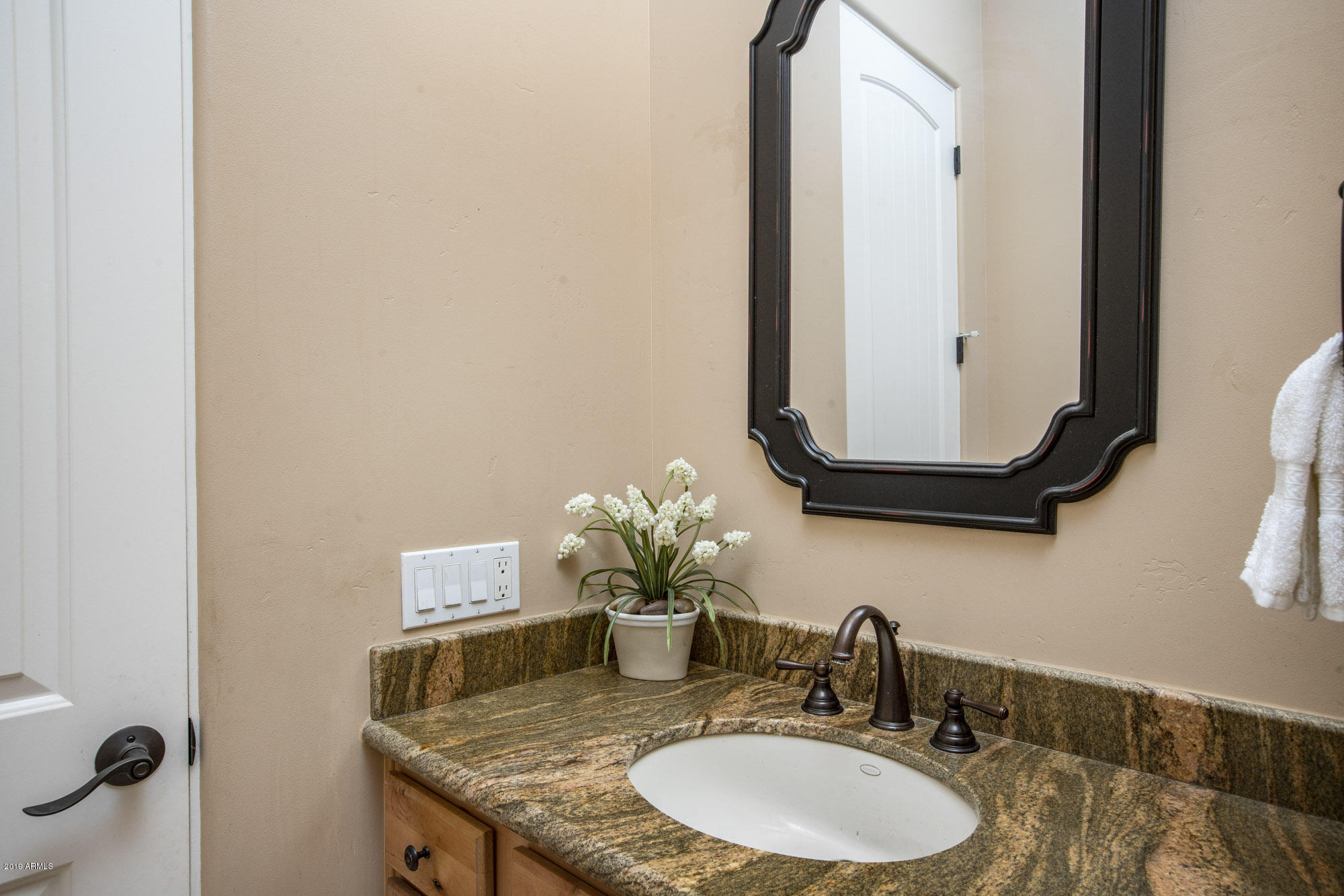 42420 North New River Road Phoenix, AZ 85086 - Photo 29 of 36 Powder Room