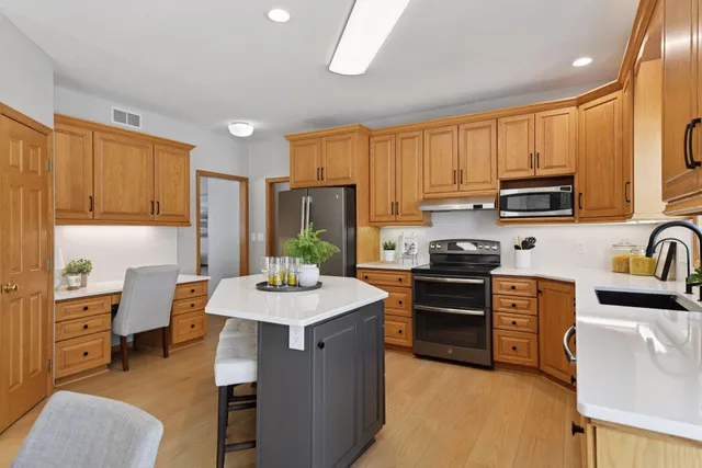 $1,299,900 | 14655 County Road 33, Norwood Young America, MN 55368