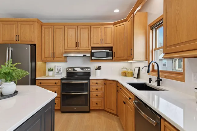 $1,299,900 | 14655 County Road 33, Norwood Young America, MN 55368