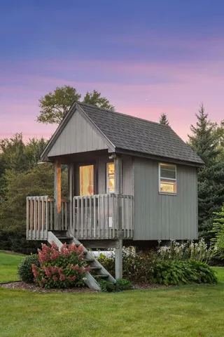 $1,299,900 | 14655 County Road 33, Norwood Young America, MN 55368