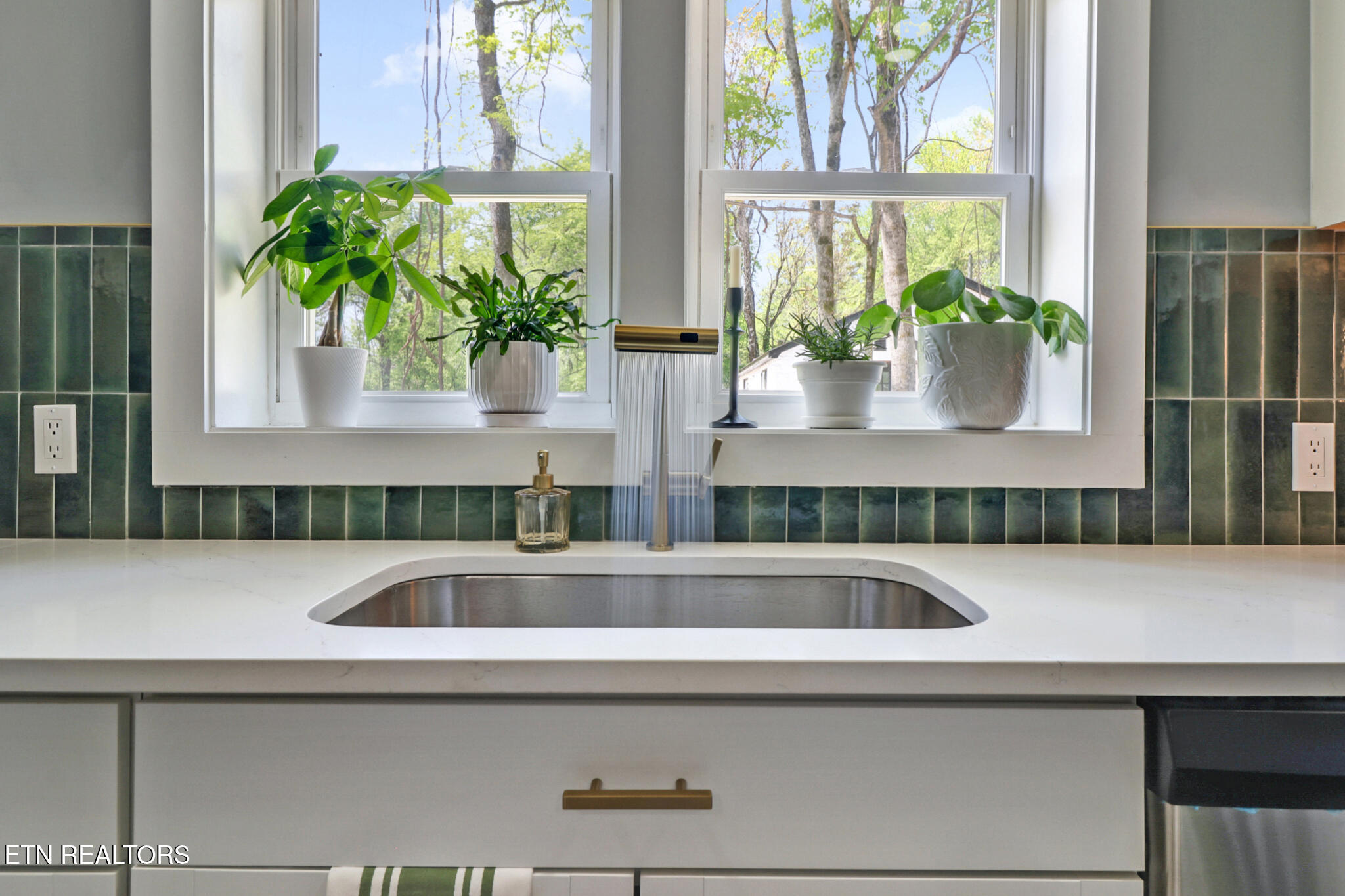 4233 Old State Road Knoxville, TN 37914 - Photo 16 of 46 if1a3998-if1a4002