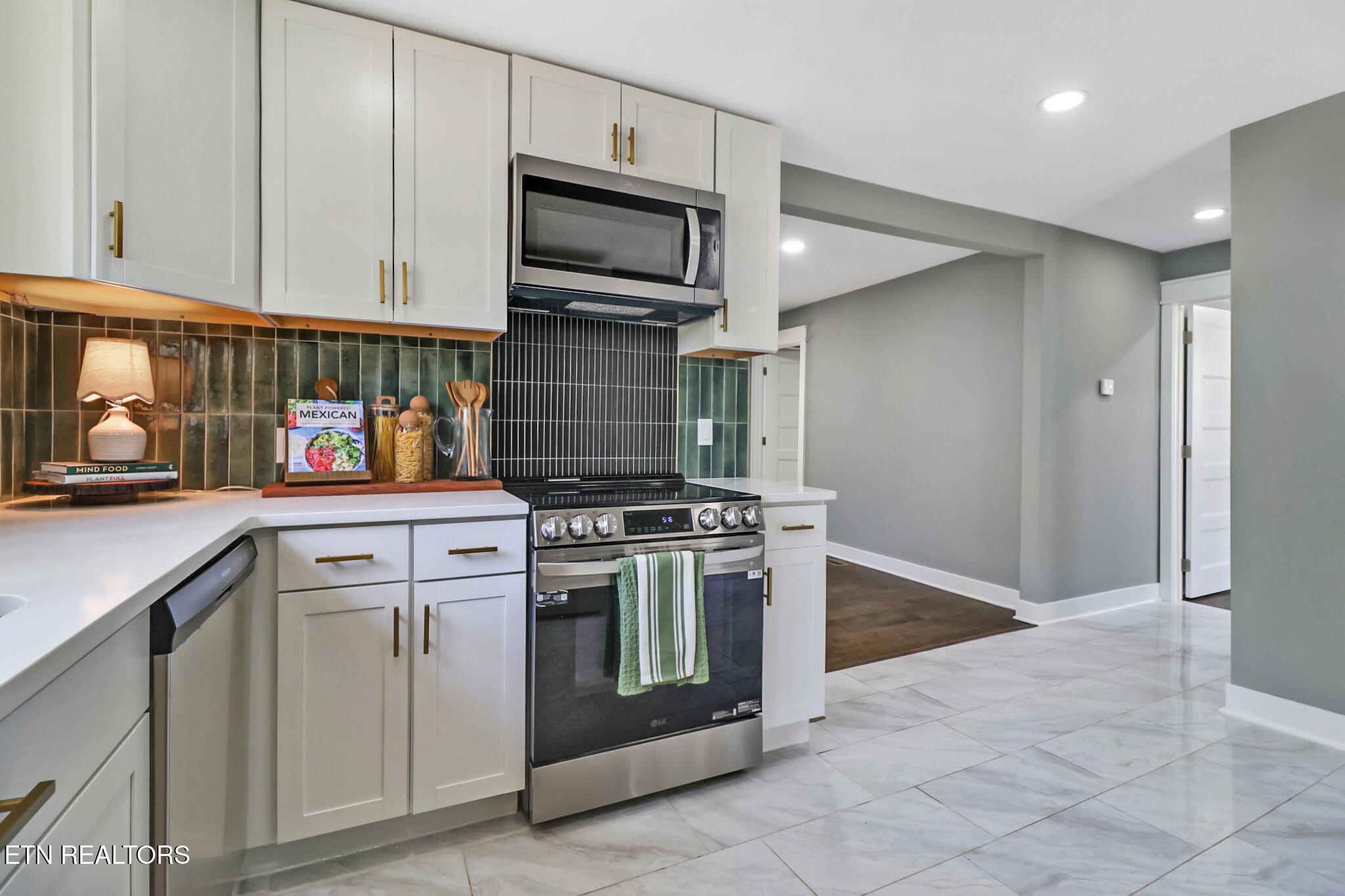 4233 Old State Road Knoxville, TN 37914 - Photo 18 of 46 if1a3913-if1a3917