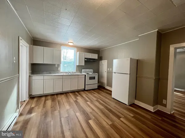 $935 | 6 Laurel Hill Lane, Unit 1, Berkeley Springs, WV 25411