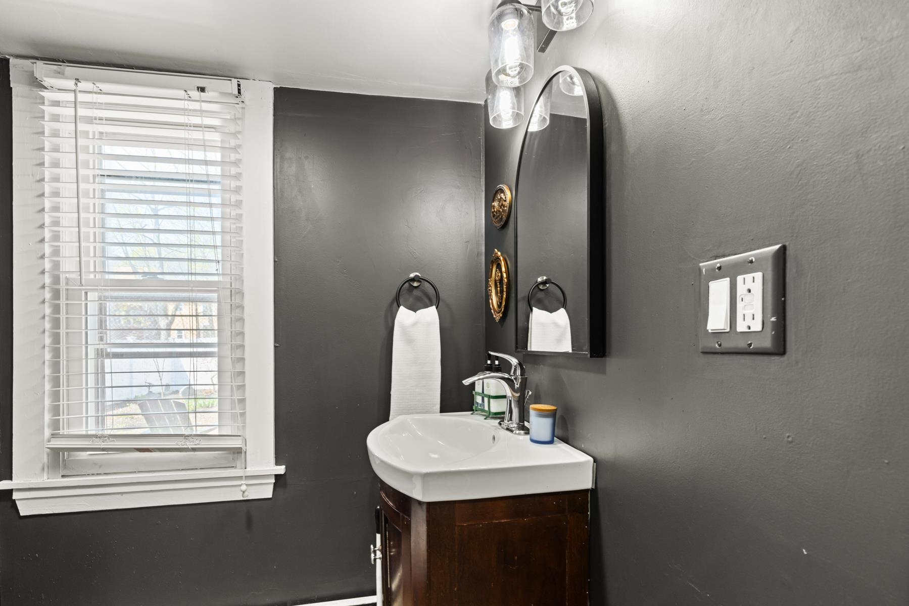12 Hall Place Exeter, NH 03833 - Photo 24 of 39 Gallery Image 24