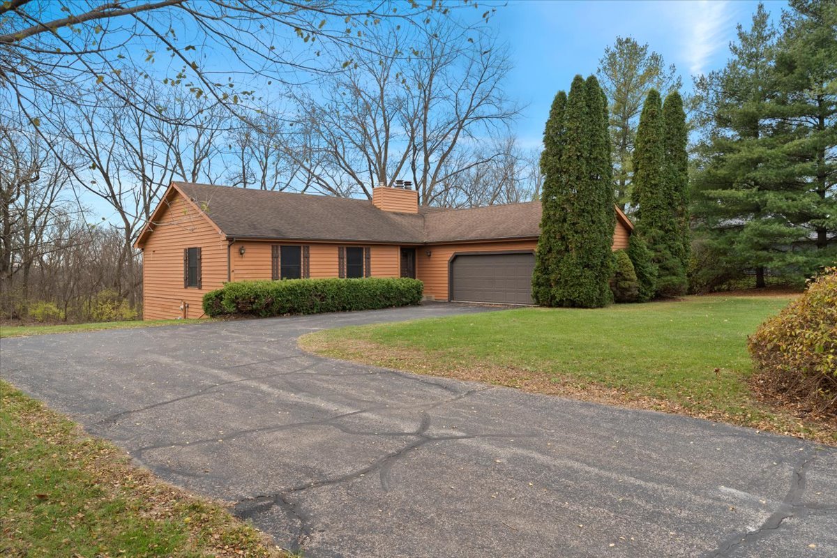 2407 Elk Drive Spring Grove, IL 60081 - Photo 1 of 31 Gallery Image 1