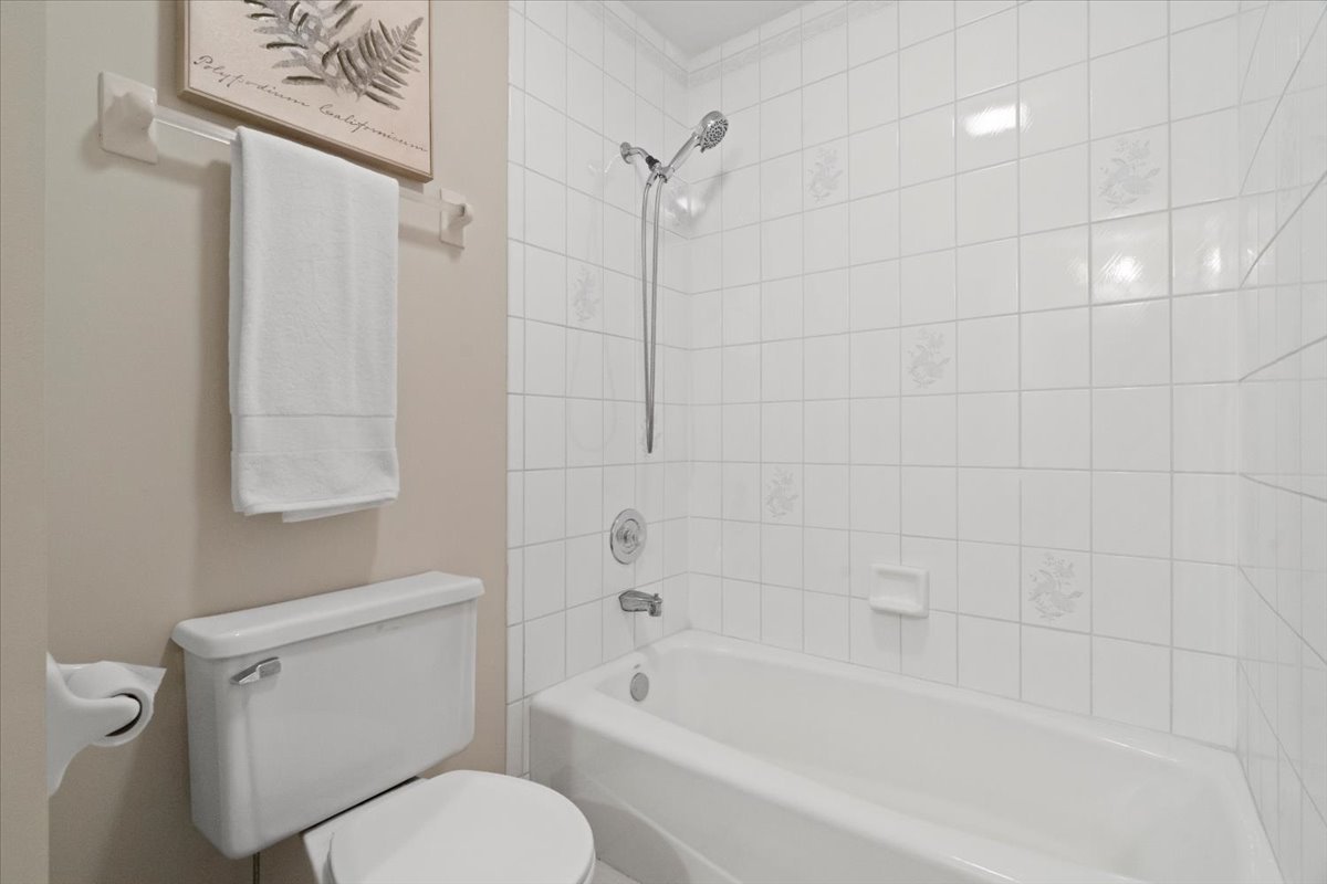 2407 Elk Drive Spring Grove, IL 60081 - Photo 16 of 31 Gallery Image 16