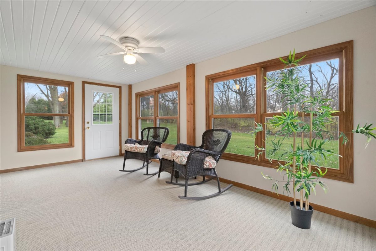 2407 Elk Drive Spring Grove, IL 60081 - Photo 23 of 31 Gallery Image 23