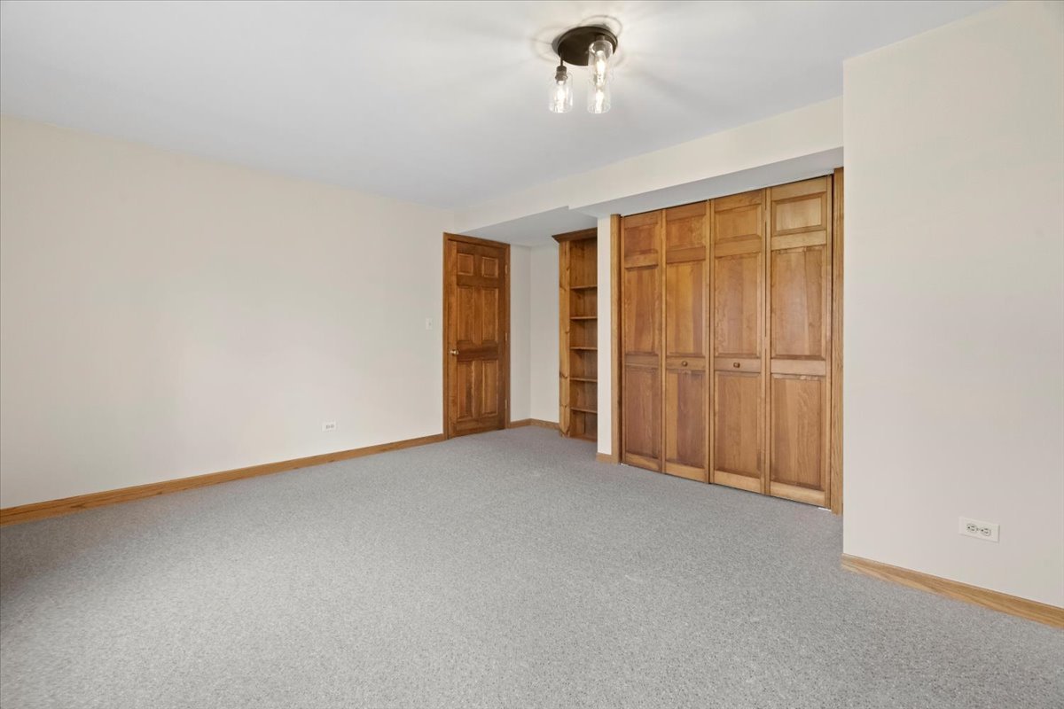 2407 Elk Drive Spring Grove, IL 60081 - Photo 25 of 31 Gallery Image 25