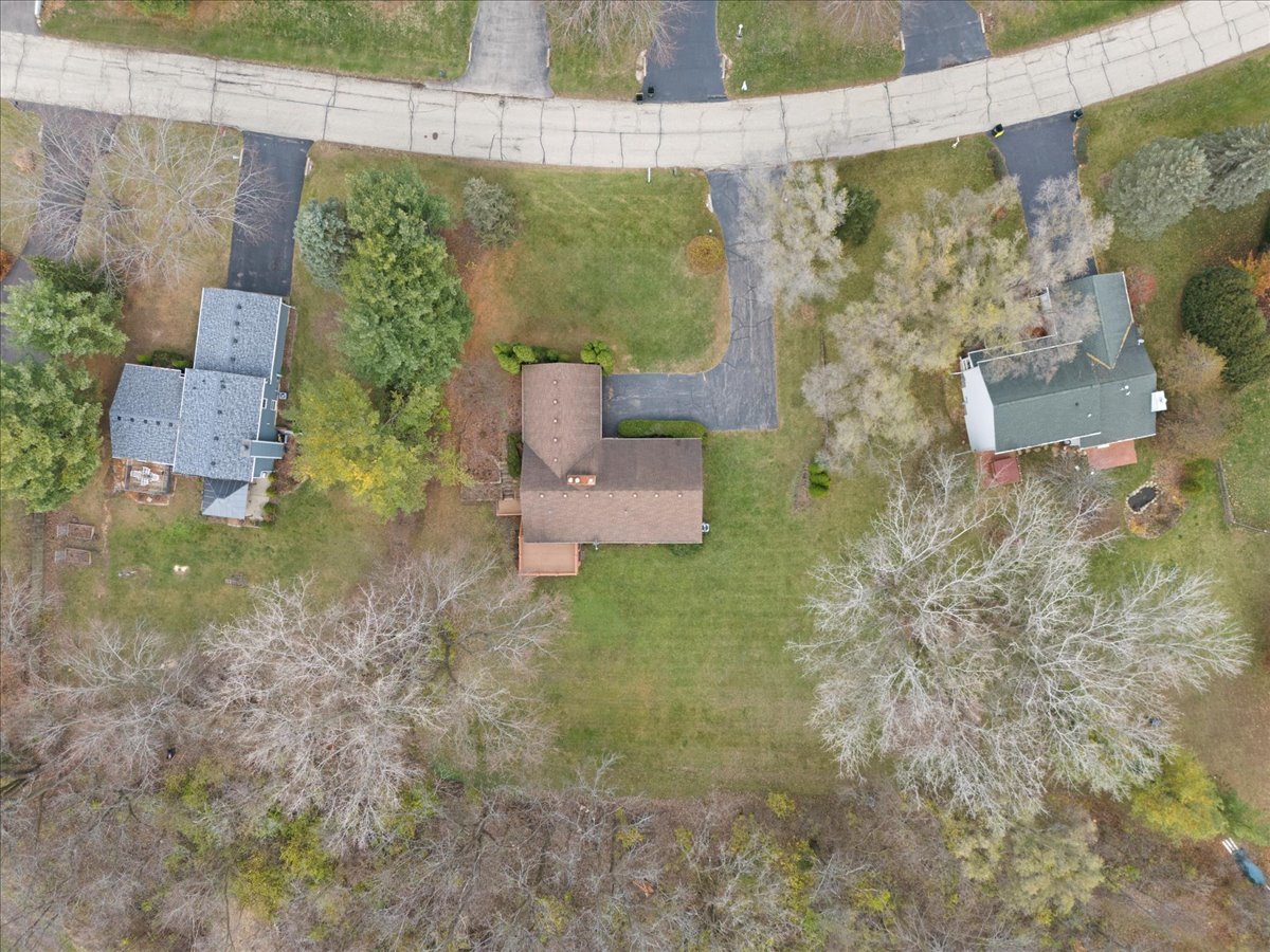 2407 Elk Drive Spring Grove, IL 60081 - Photo 30 of 31 Gallery Image 30