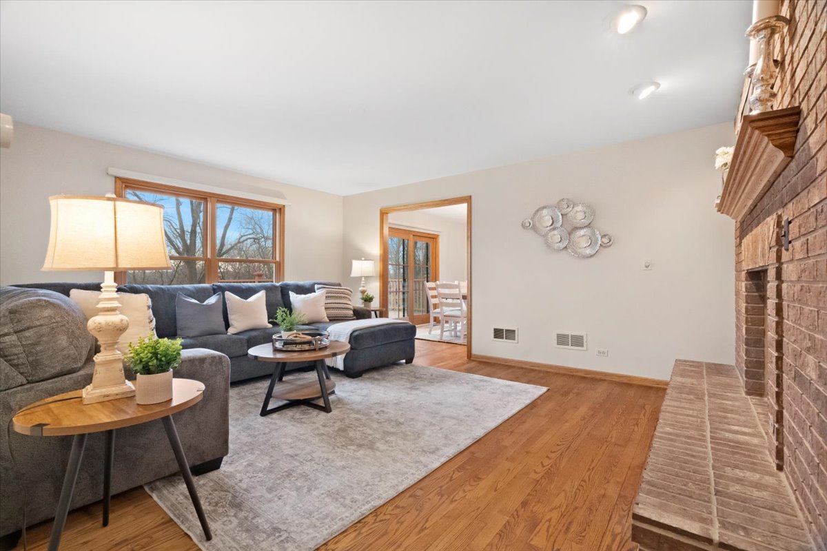2407 Elk Drive Spring Grove, IL 60081 - Photo 5 of 31 Gallery Image 5