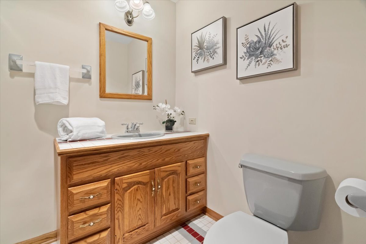 2407 Elk Drive Spring Grove, IL 60081 - Photo 10 of 31 Gallery Image 10