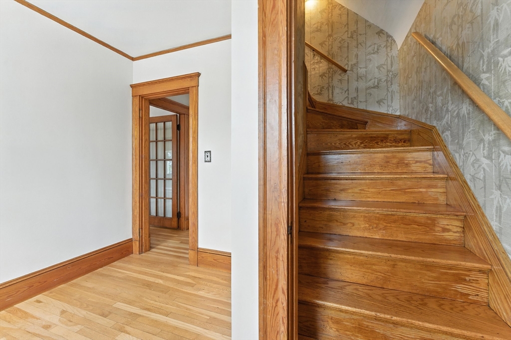 29 Hillcrest Circle, Unit 2 Watertown, MA 02472 - Photo 26 of 36 a view of front door