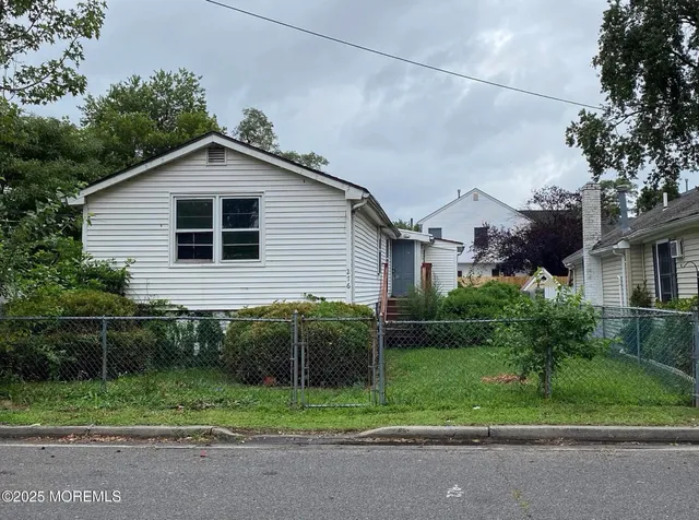 $2,800 | 276 Linden Avenue, North Middletown, NJ 07748