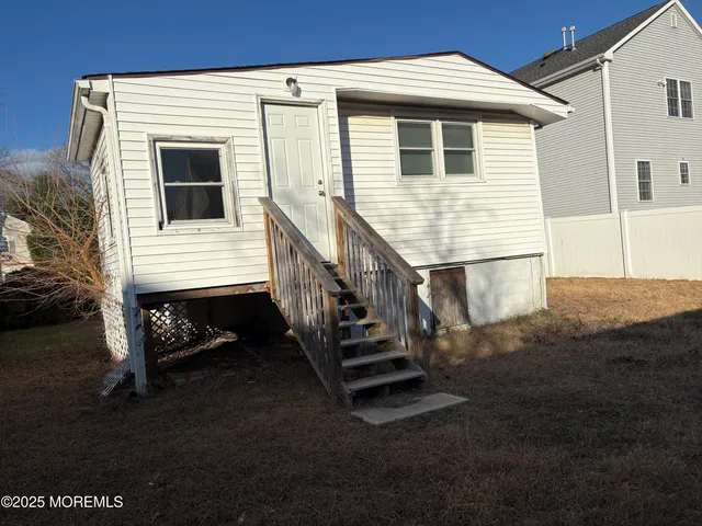 $2,800 | 276 Linden Avenue, North Middletown, NJ 07748