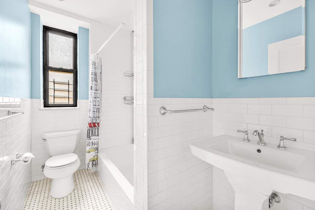 320 West 89th Street, Unit 3CD Manhattan, NY 10024 - Photo 11 of 14
