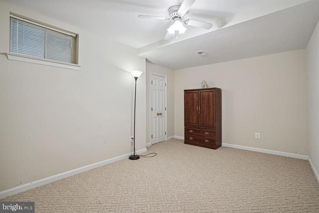 6136 Deer Ridge Trail Springfield, VA 22150 - Photo 3 of 9