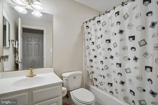 $2,400 | 6136 Deer Ridge Trail, Springfield, VA 22150