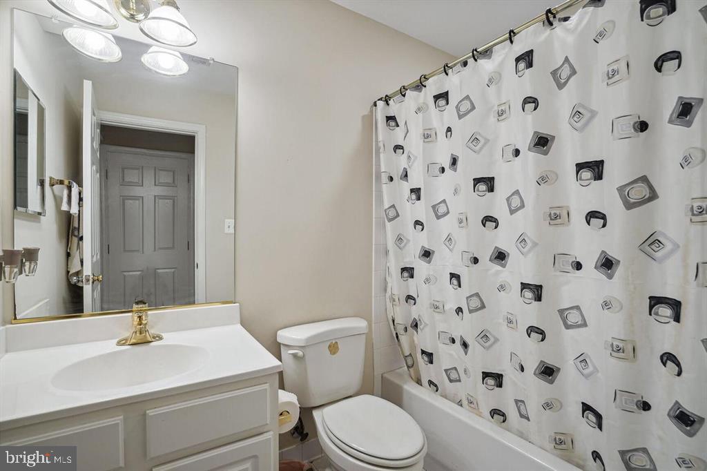 6136 Deer Ridge Trail Springfield, VA 22150 - Photo 8 of 9