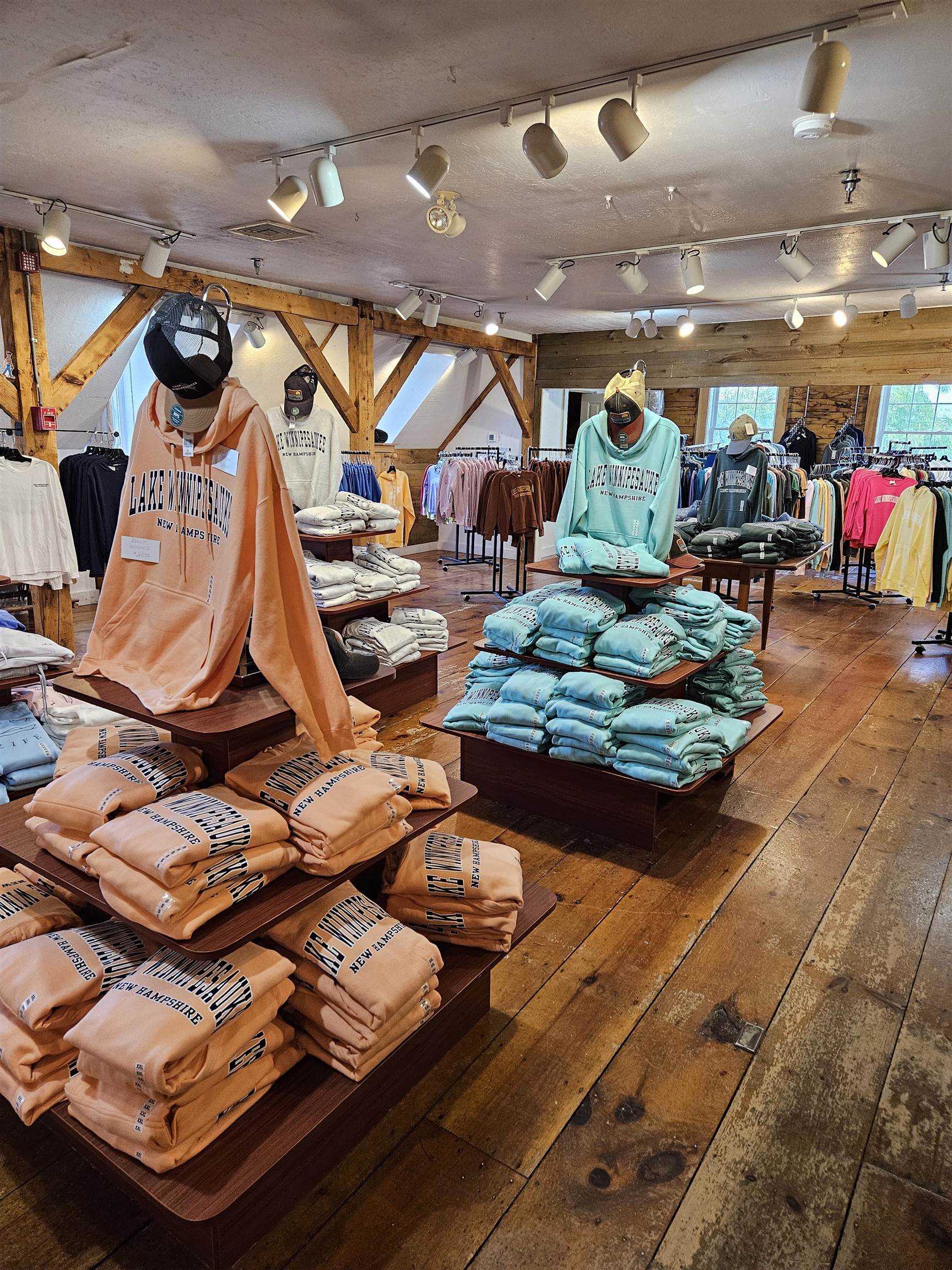 312 Daniel Webster Highway Meredith, NH 03253 - Photo 1 of 10