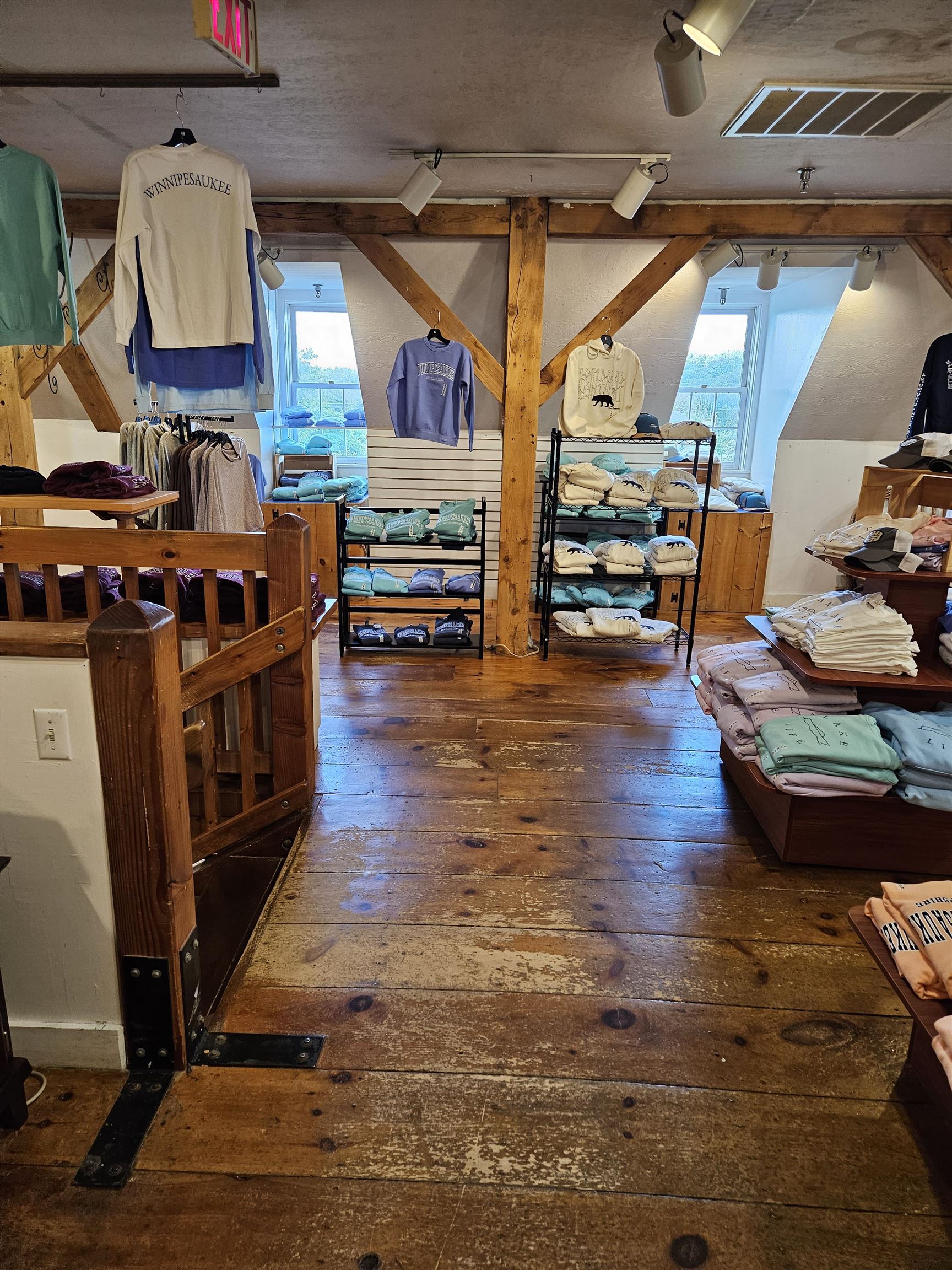 312 Daniel Webster Highway Meredith, NH 03253 - Photo 2 of 10