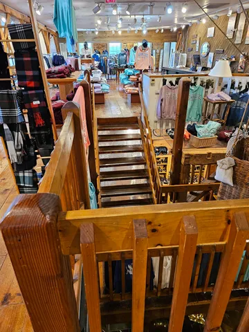 $2,575 | 312 Daniel Webster Highway, Meredith, NH 03253