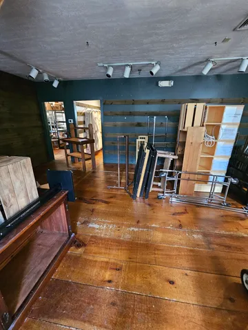 $2,575 | 312 Daniel Webster Highway, Meredith, NH 03253